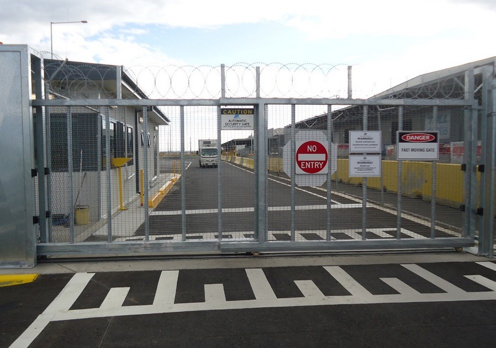 Steel Rhs Post MTT Telescopic Track Gate | #cat.name | HTS Group
